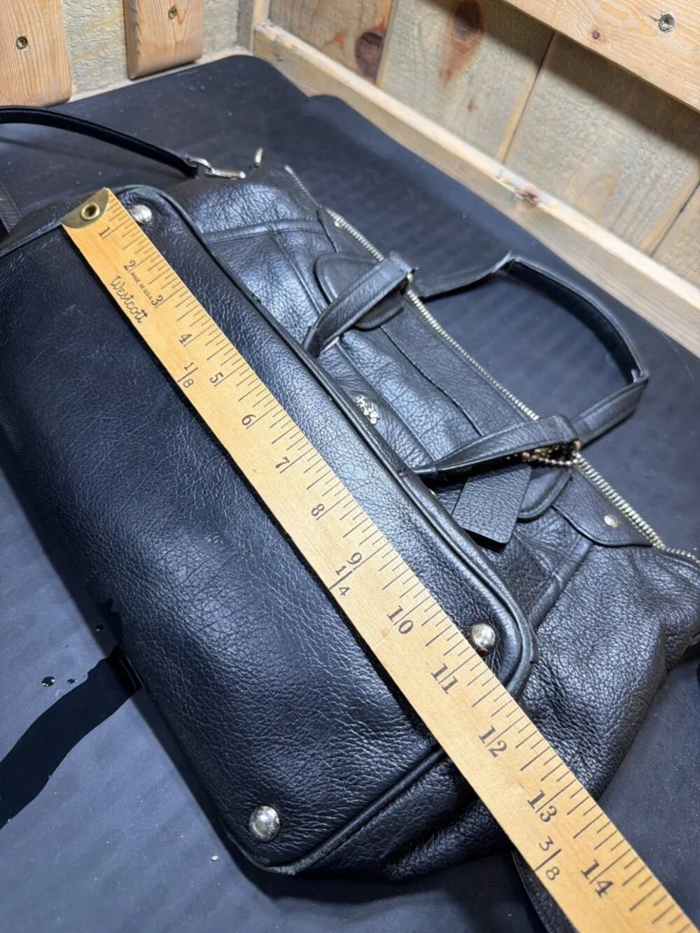 Authentic Coach Black Pebbled Leather Zip Satchel Crossbody Purse Women's Good
